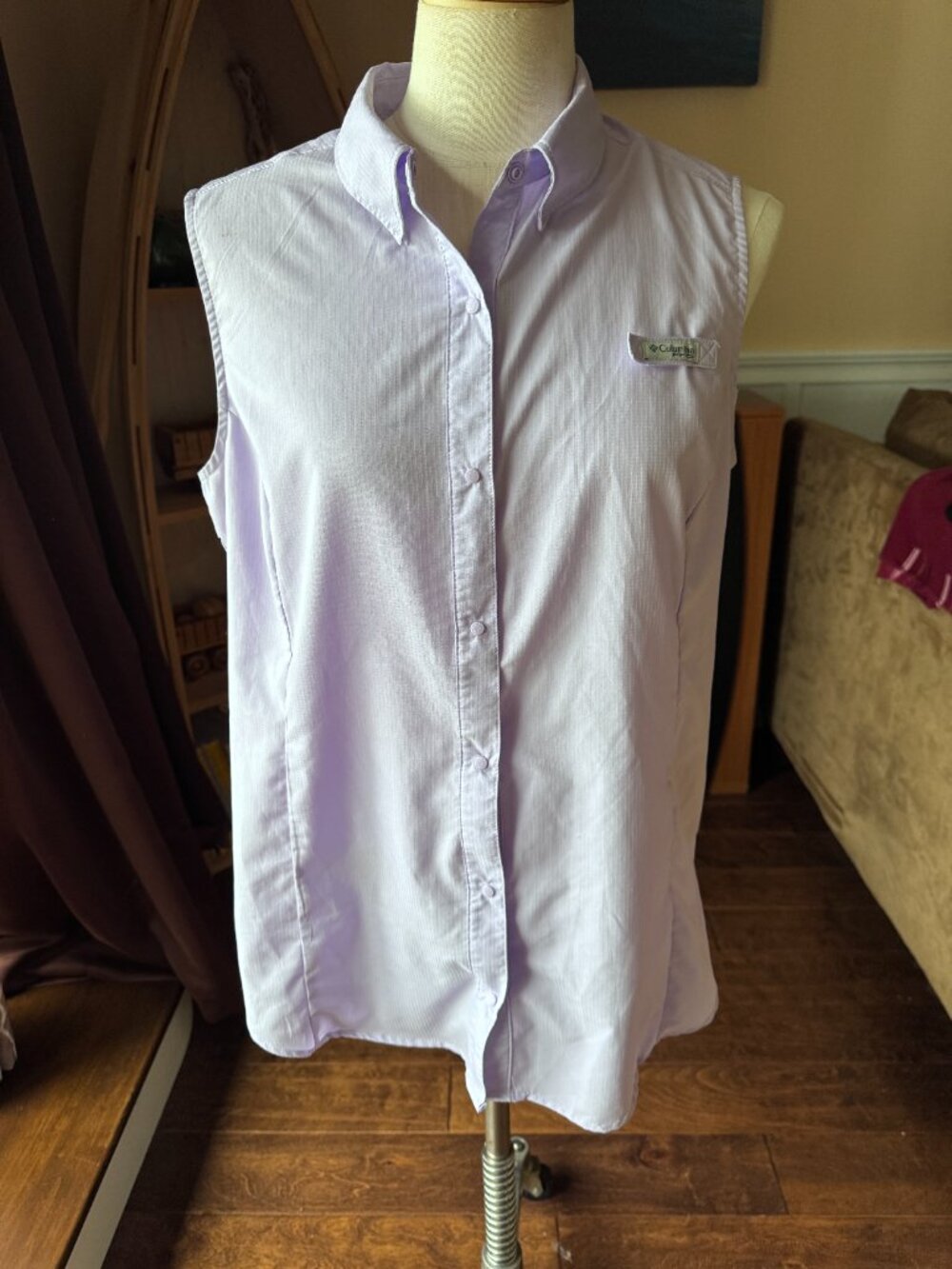 Columbia PFG sleeveless fishing shirt in soft lavender, size XL.